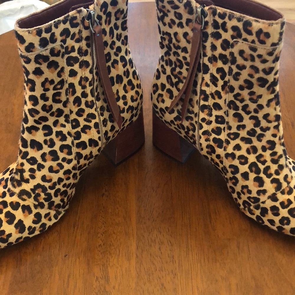 Toms Leopard Booties - Picture 3 of 5